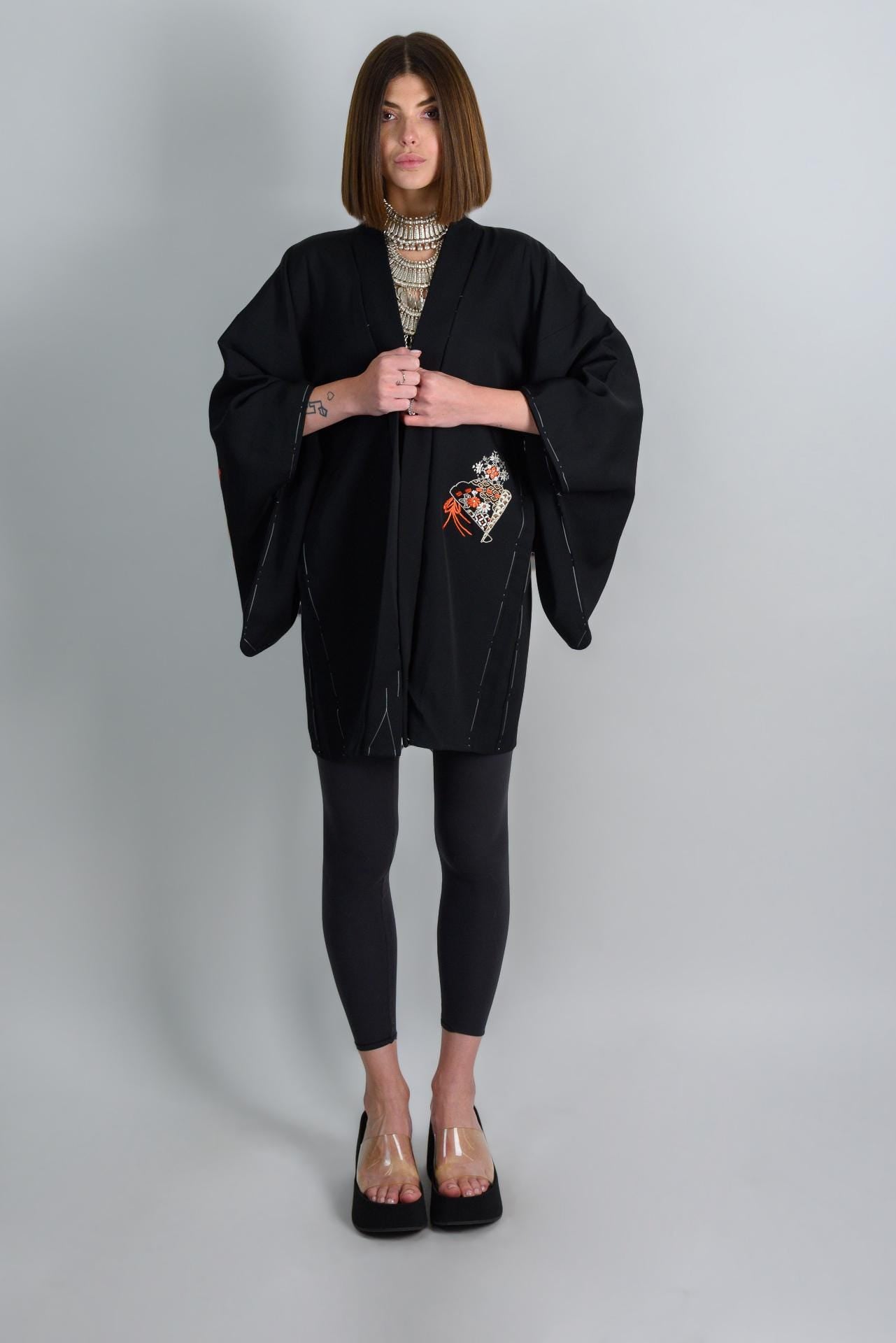 Embroidered Silk Haori Kimono | Black Japanese Vintage Jacket