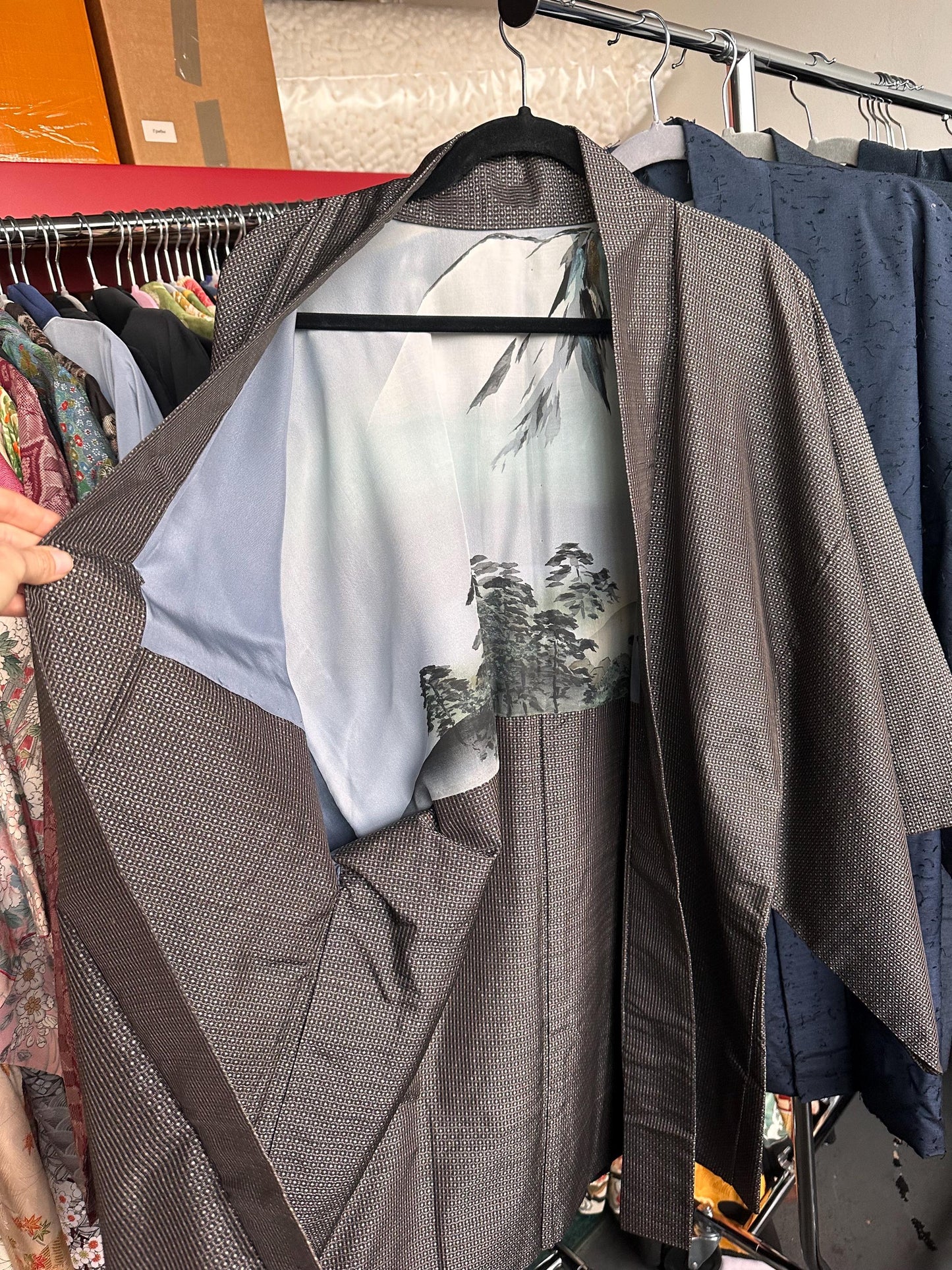 Stone Lantern Haori (羽織 – haori) – Japanese Men’s Kimono Jacket