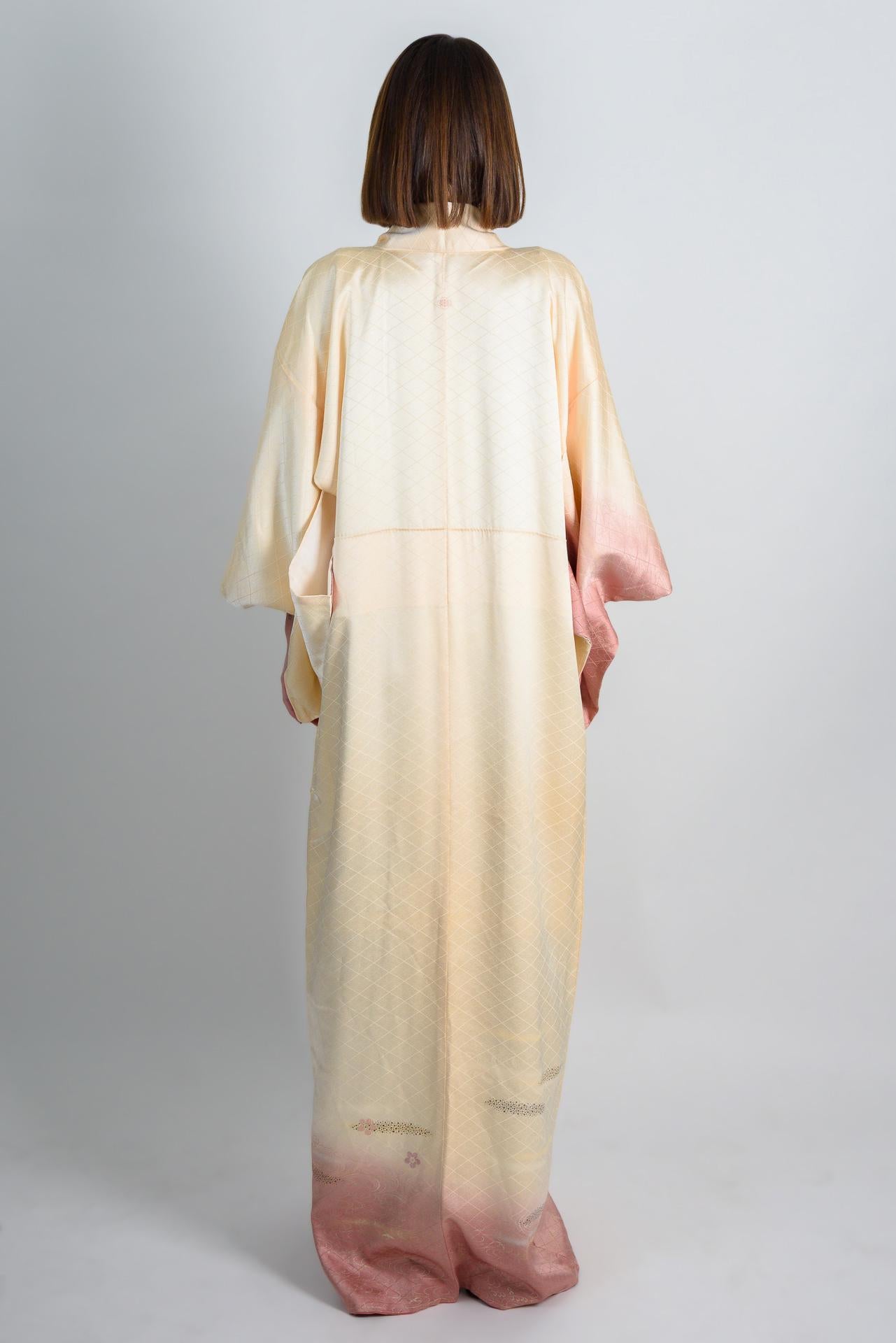 Hand-Sewn Silk Kimono: Peach Gradient, Golden Carriage Motif