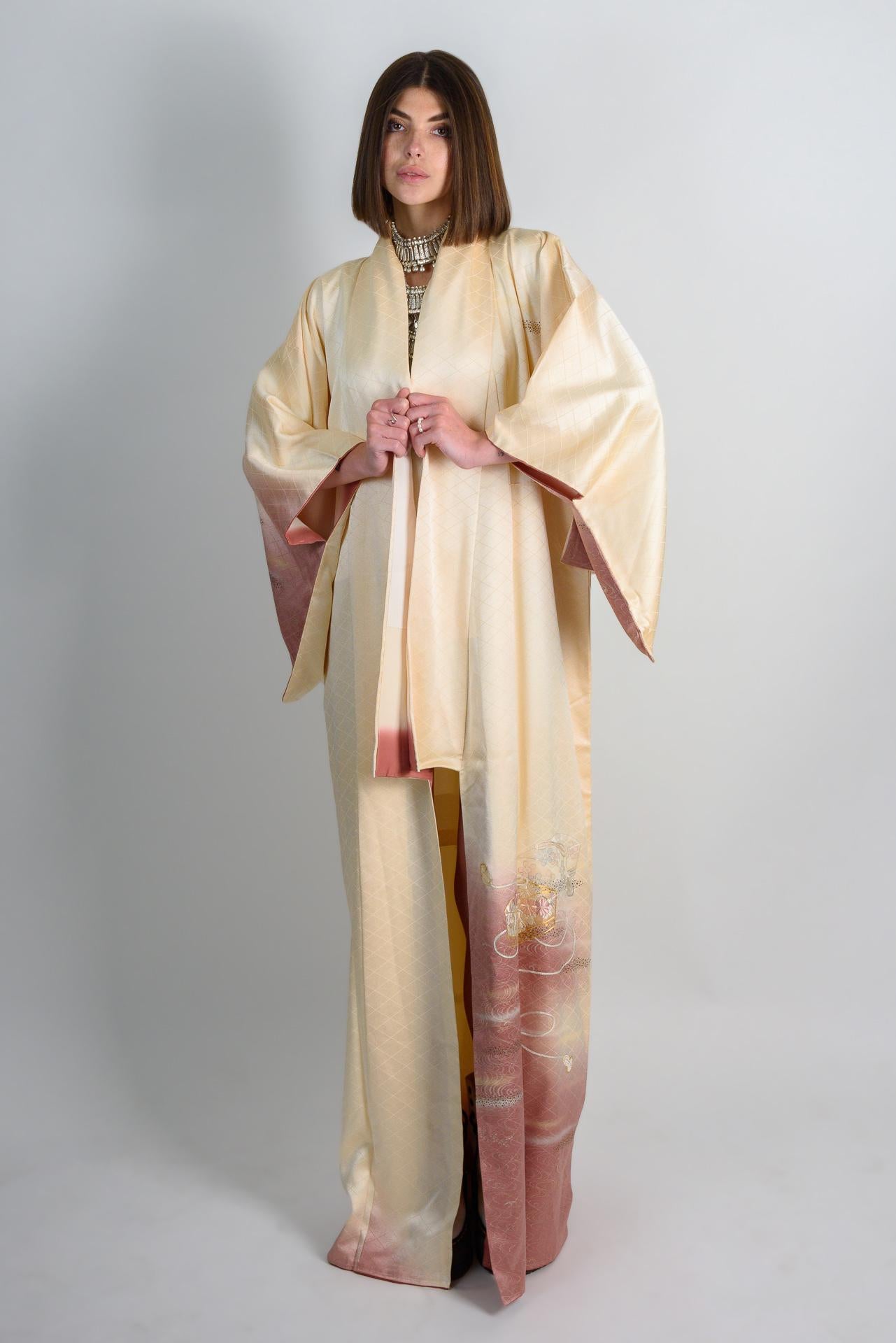 Hand-Sewn Silk Kimono: Peach Gradient, Golden Carriage Motif