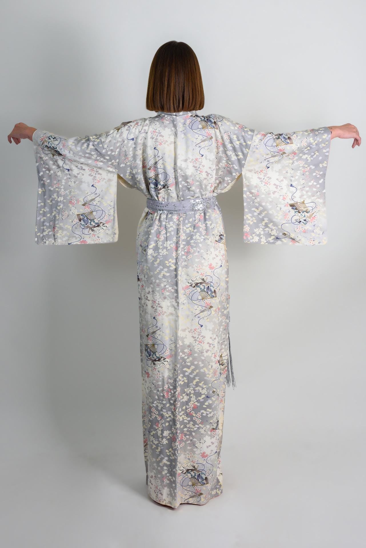 Handmade Silk Kimono | Floral Carriage Motif, Silver Gray Japanese Robe