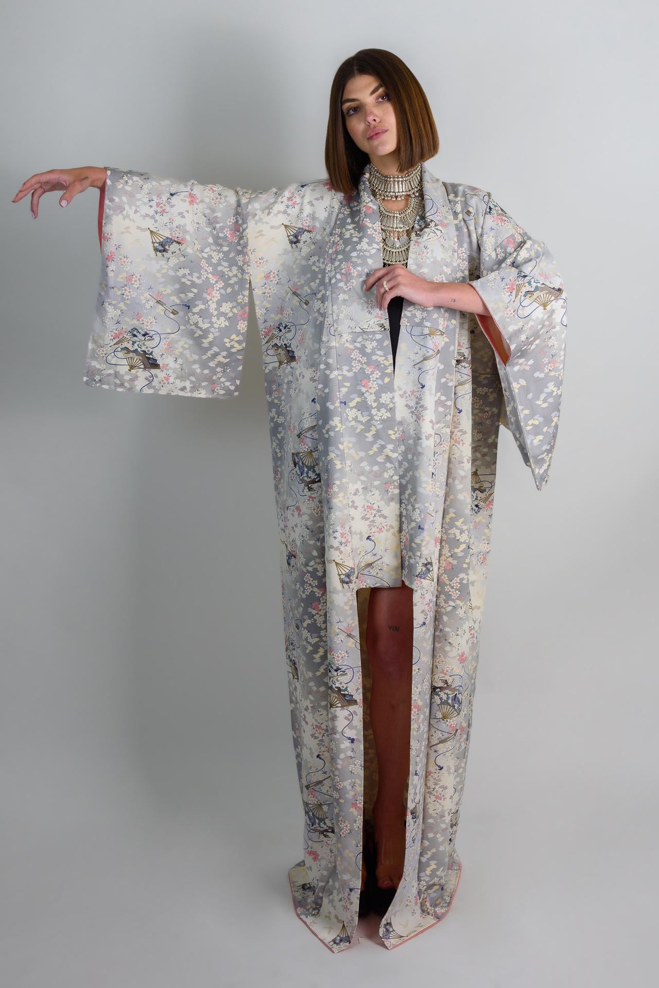 Handmade Silk Kimono | Floral Carriage Motif, Silver Gray Japanese Robe