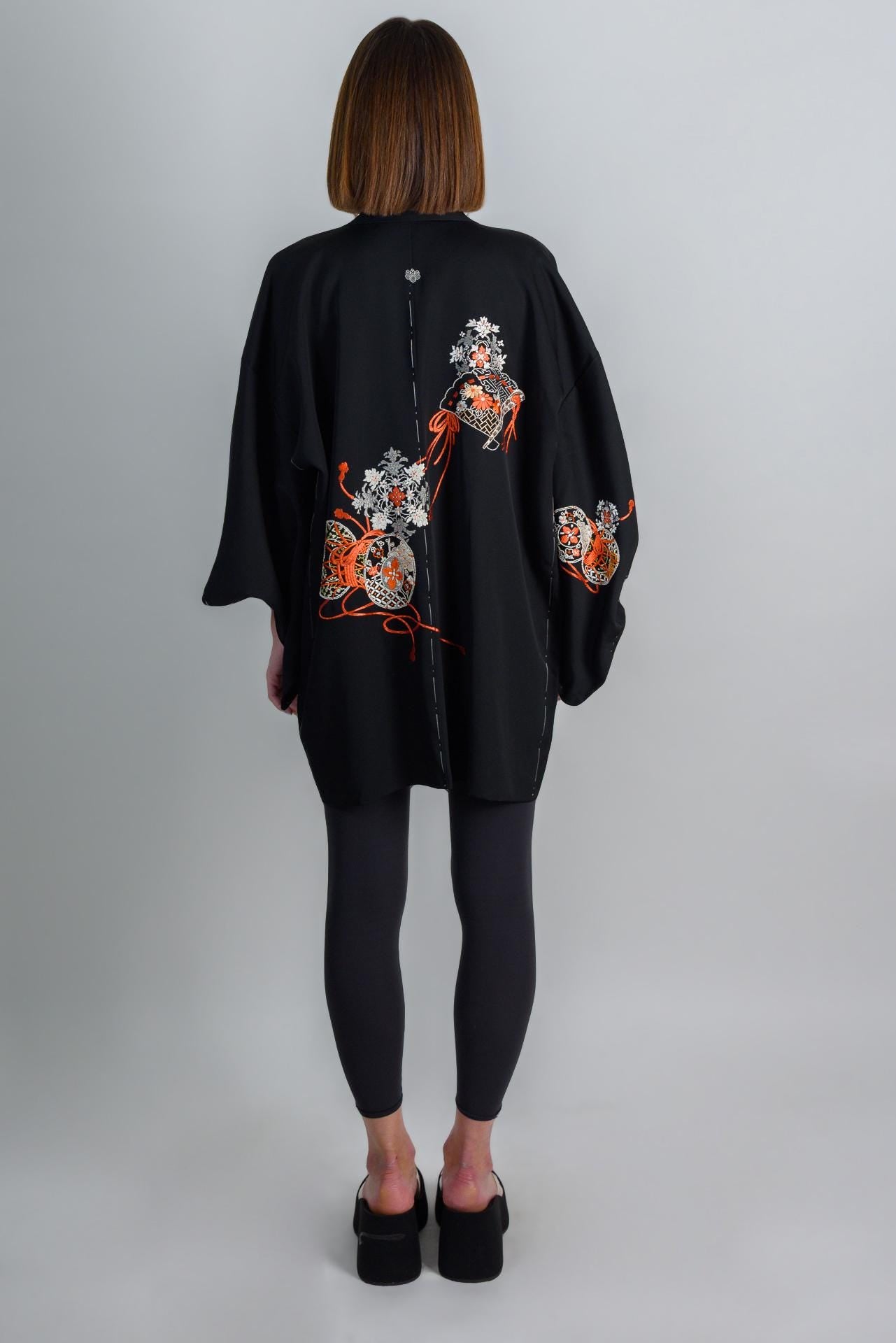 Embroidered Silk Haori Kimono | Black Japanese Vintage Jacket