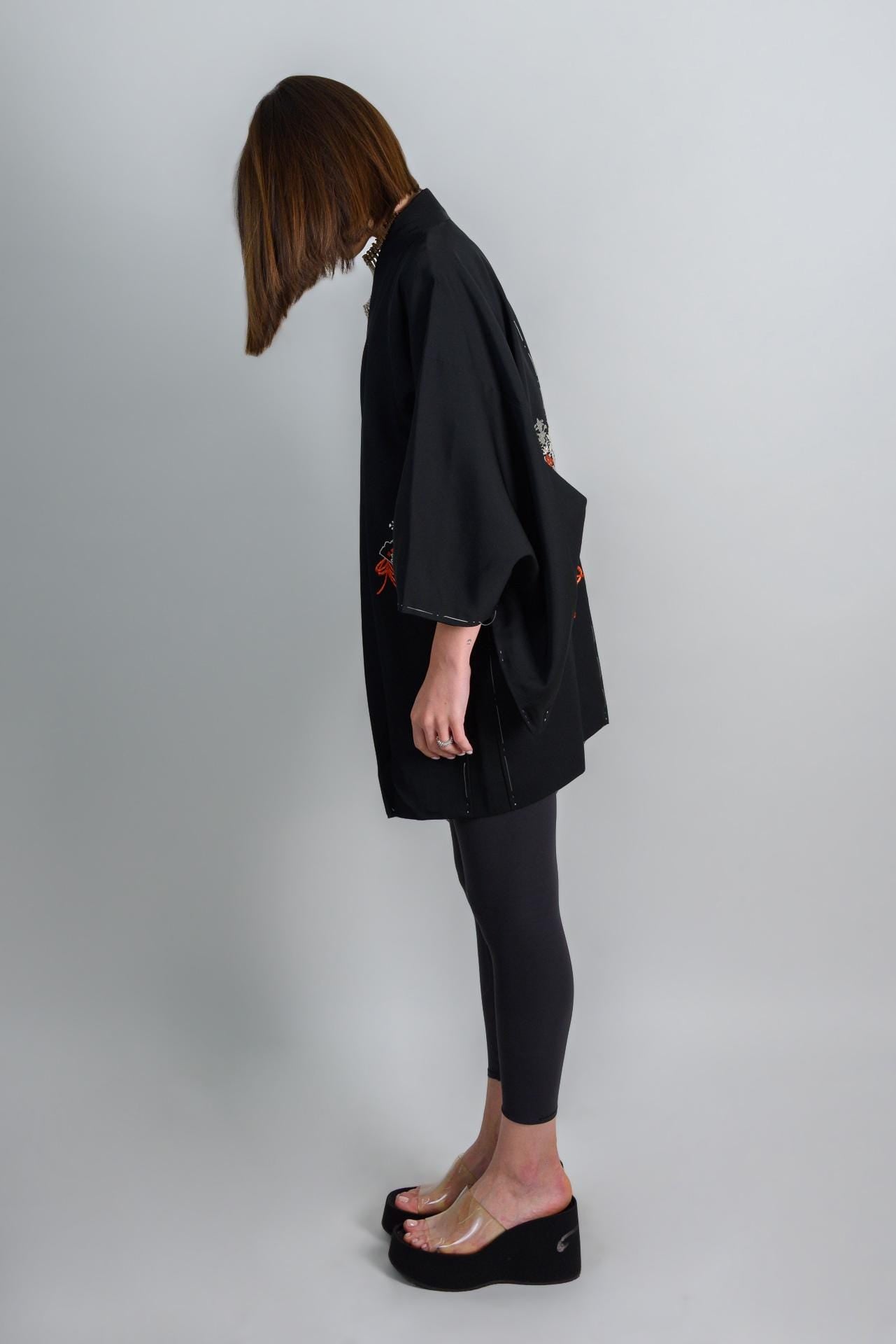 Embroidered Silk Haori Kimono | Black Japanese Vintage Jacket