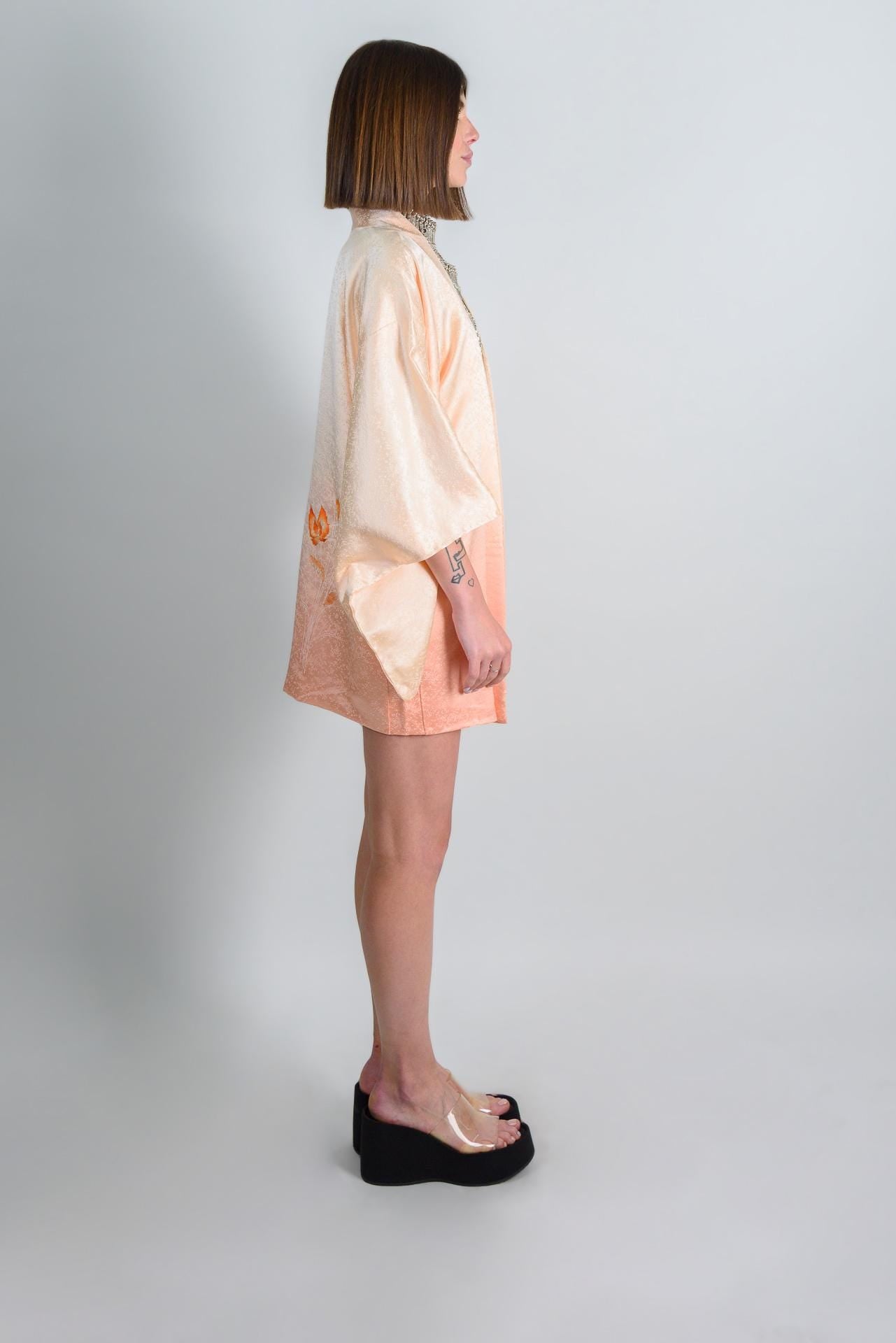 Peach Silk Haori Kimono: Vintage Japanese Robe, Floral Rinzu Pattern