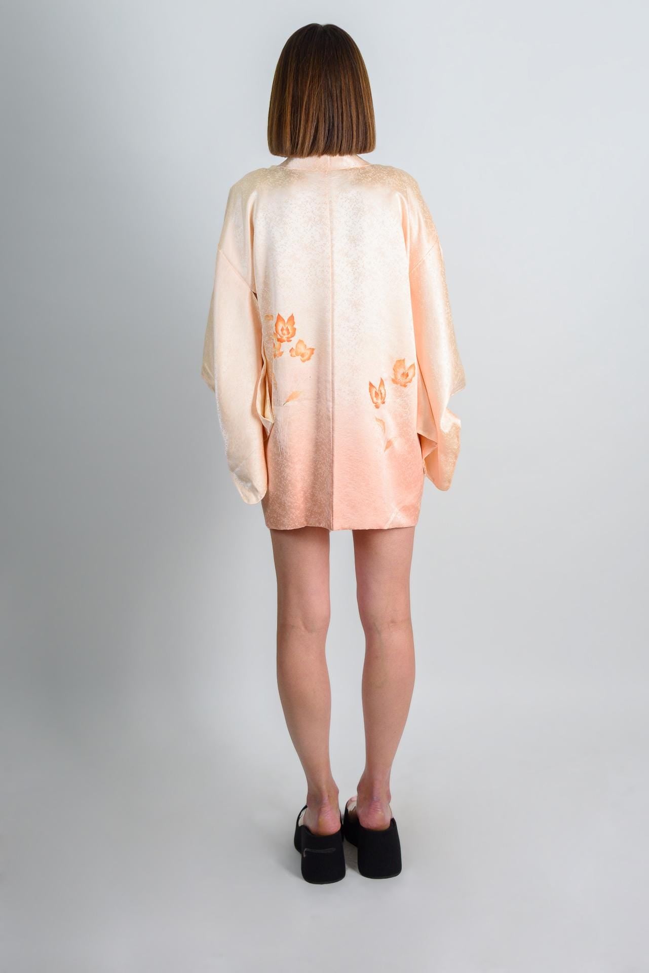 Peach Silk Haori Kimono: Vintage Japanese Robe, Floral Rinzu Pattern