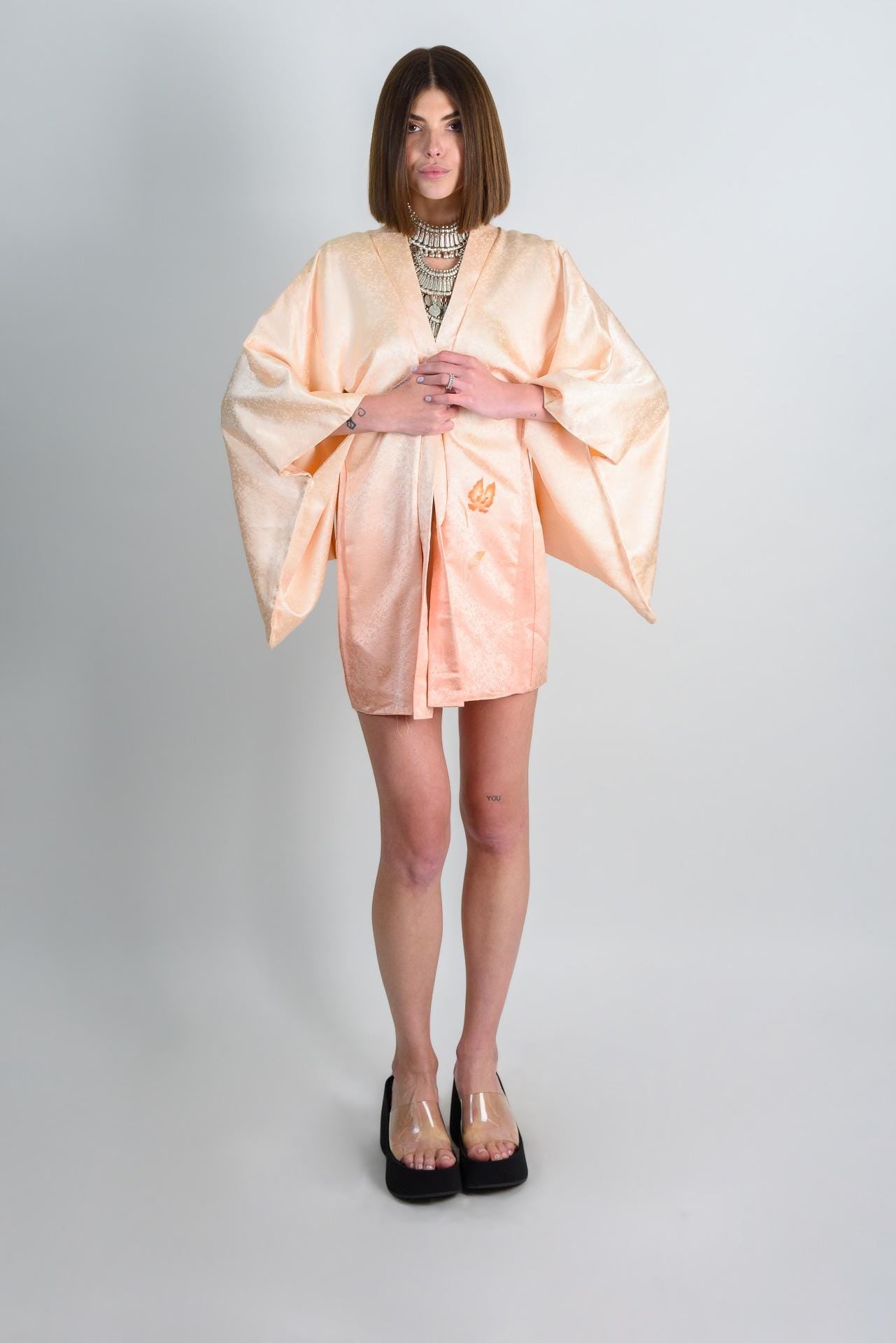 Peach Silk Haori Kimono: Vintage Japanese Robe, Floral Rinzu Pattern