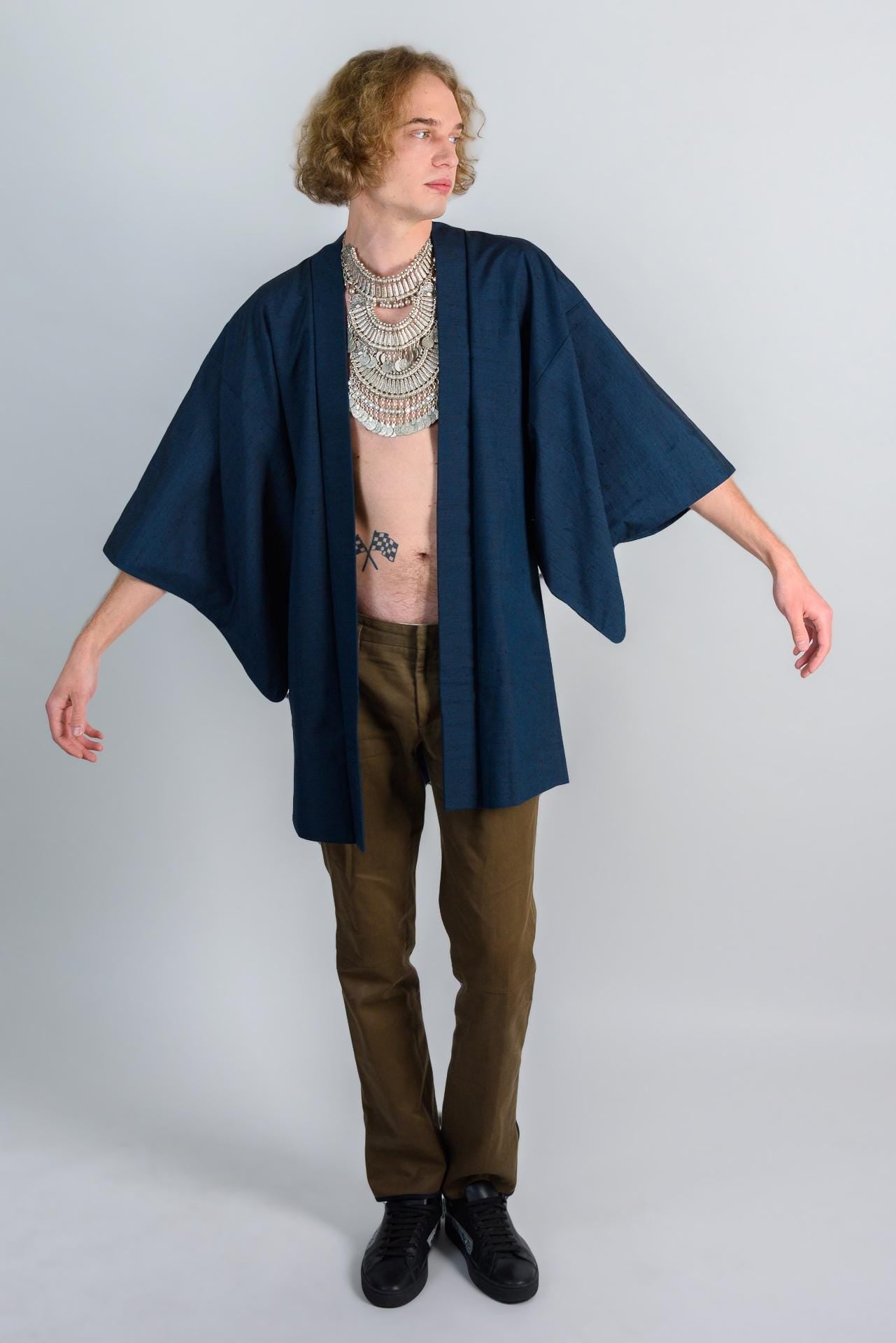 Ocean Ember Kimono (着物 – kimono) – Japanese Men’s Haori in Navy Slub Weave