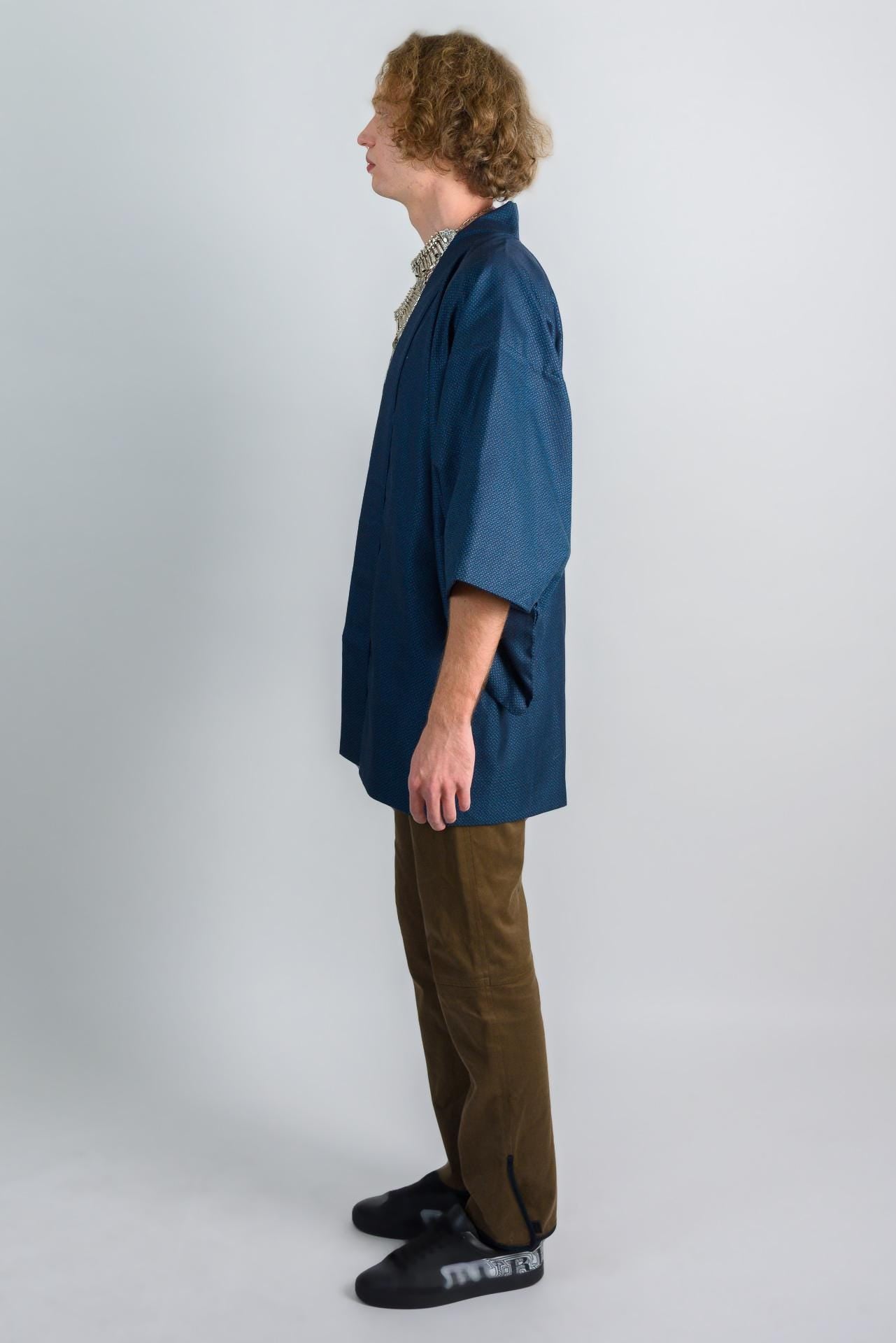 Twilight Weave Kimono (着物 – kimono) – Japanese Men’s Haori in Indigo Mini-Pattern