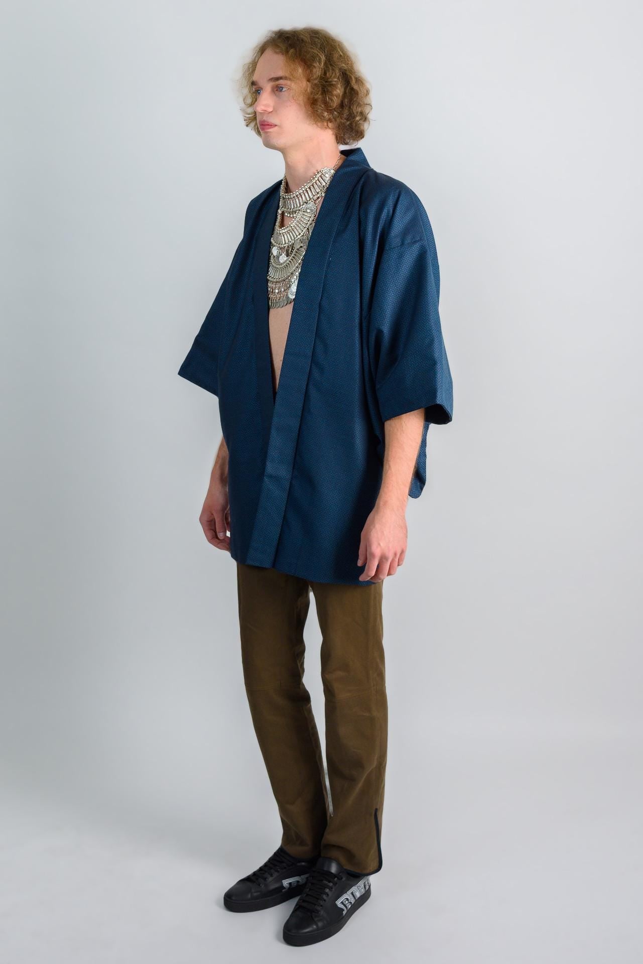 Twilight Weave Kimono (着物 – kimono) – Japanese Men’s Haori in Indigo Mini-Pattern