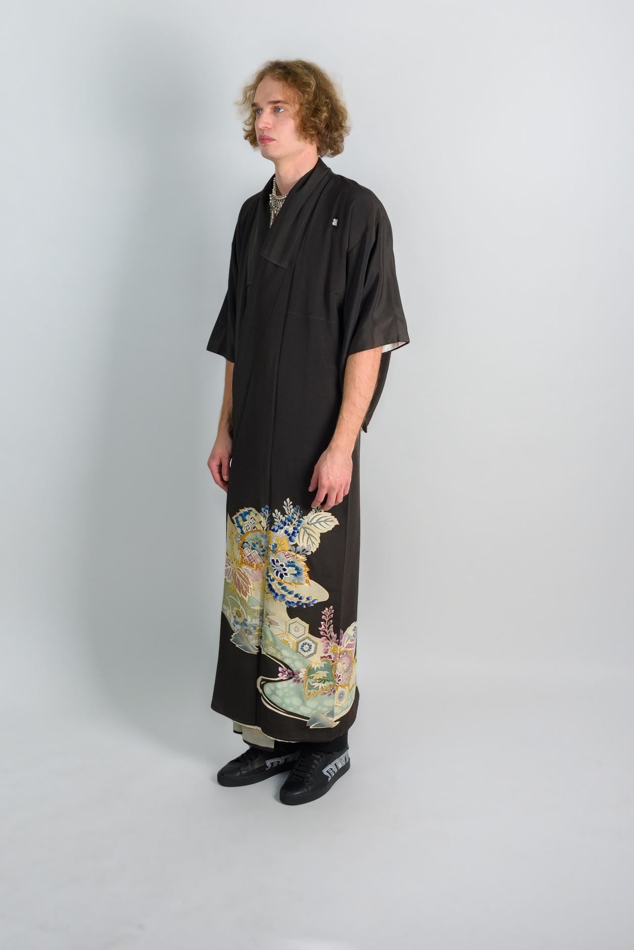 Handmade Japanese Kimono Robe: Black Montsuki with Floral Crests