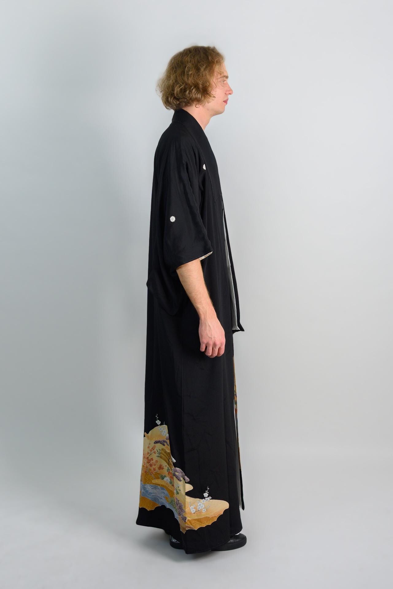 Handmade Japanese Kimono Robe: Painted Temple Landscape