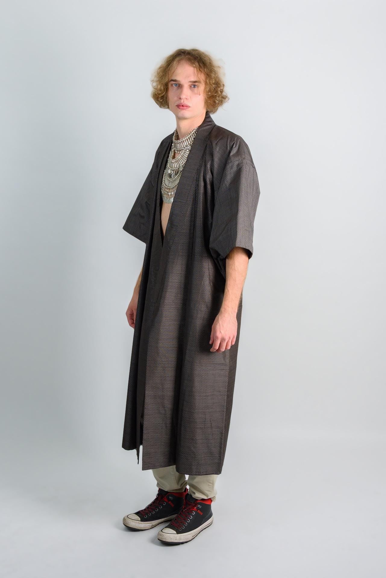 Handmade Japanese Kimono Robe: Charcoal Geometric Weave