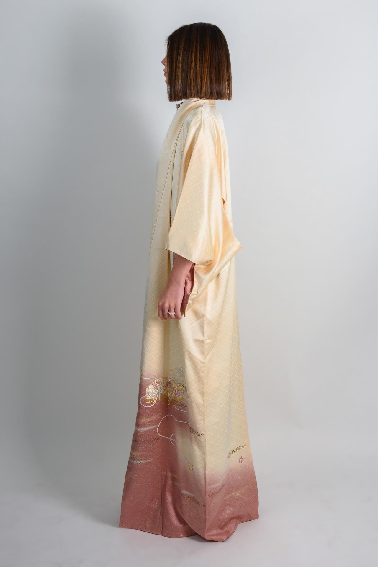 Hand-Sewn Silk Kimono: Peach Gradient, Golden Carriage Motif