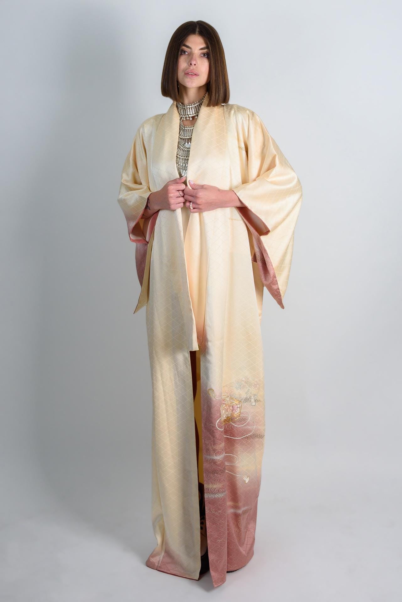 Hand-Sewn Silk Kimono: Peach Gradient, Golden Carriage Motif