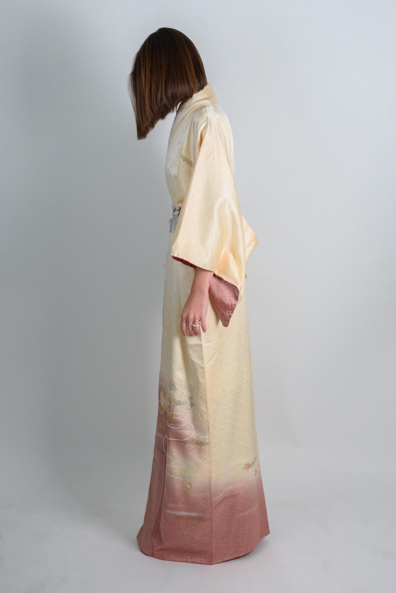 Hand-Sewn Silk Kimono: Peach Gradient, Golden Carriage Motif