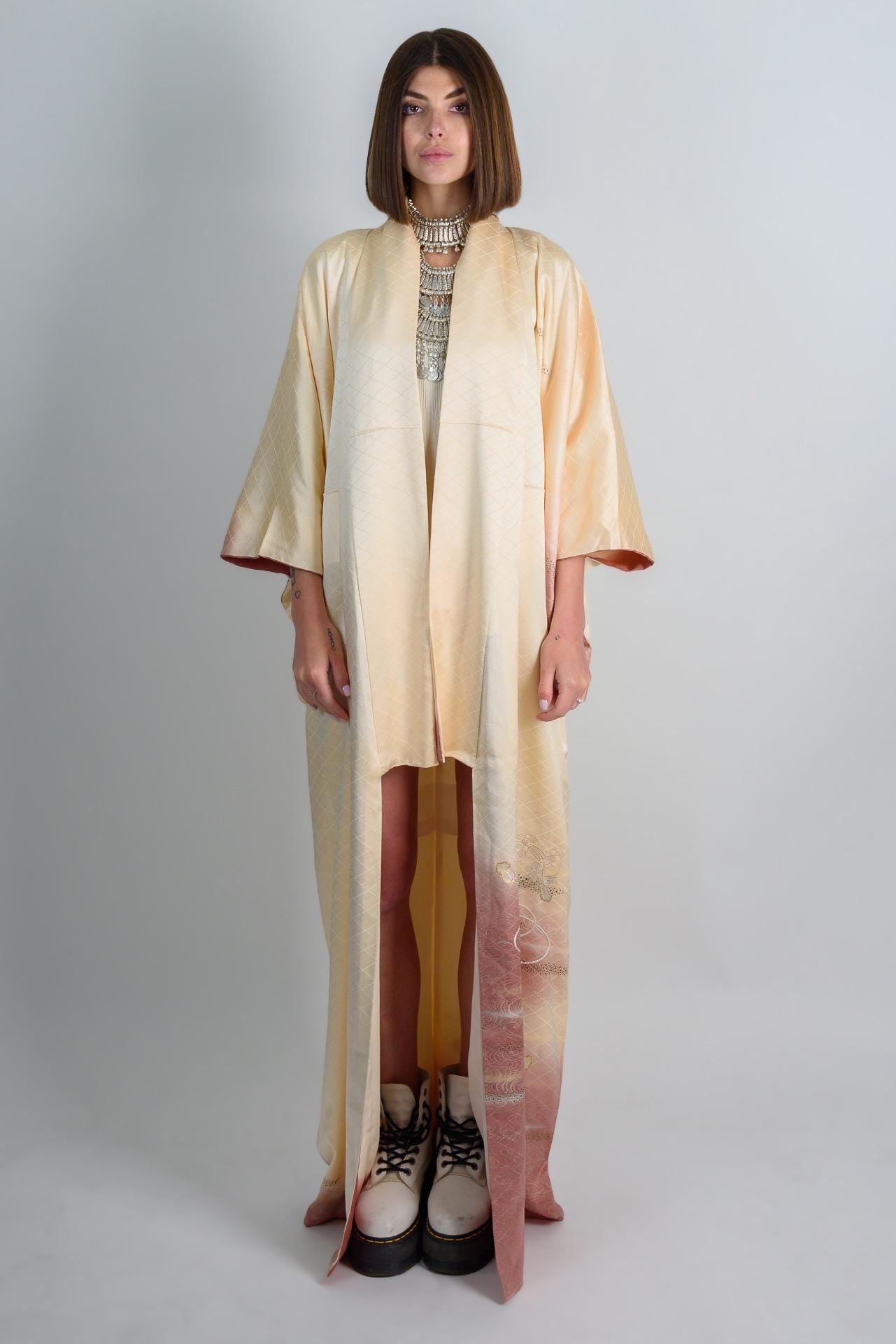 Hand-Sewn Silk Kimono: Peach Gradient, Golden Carriage Motif