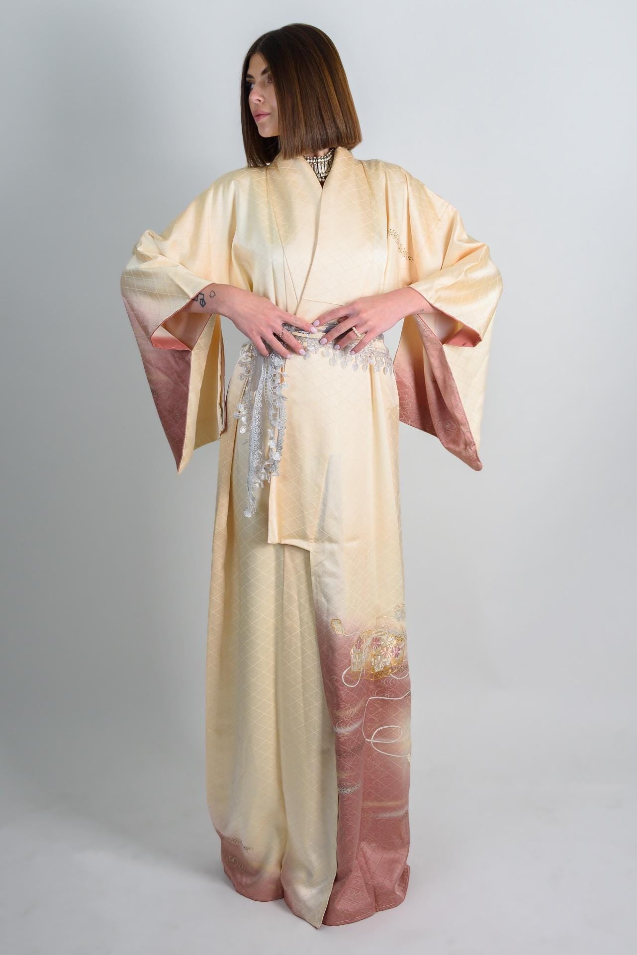 Hand-Sewn Silk Kimono: Peach Gradient, Golden Carriage Motif