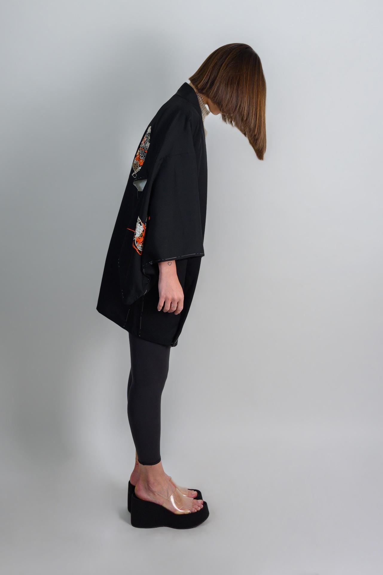 Embroidered Silk Haori Kimono | Black Japanese Vintage Jacket