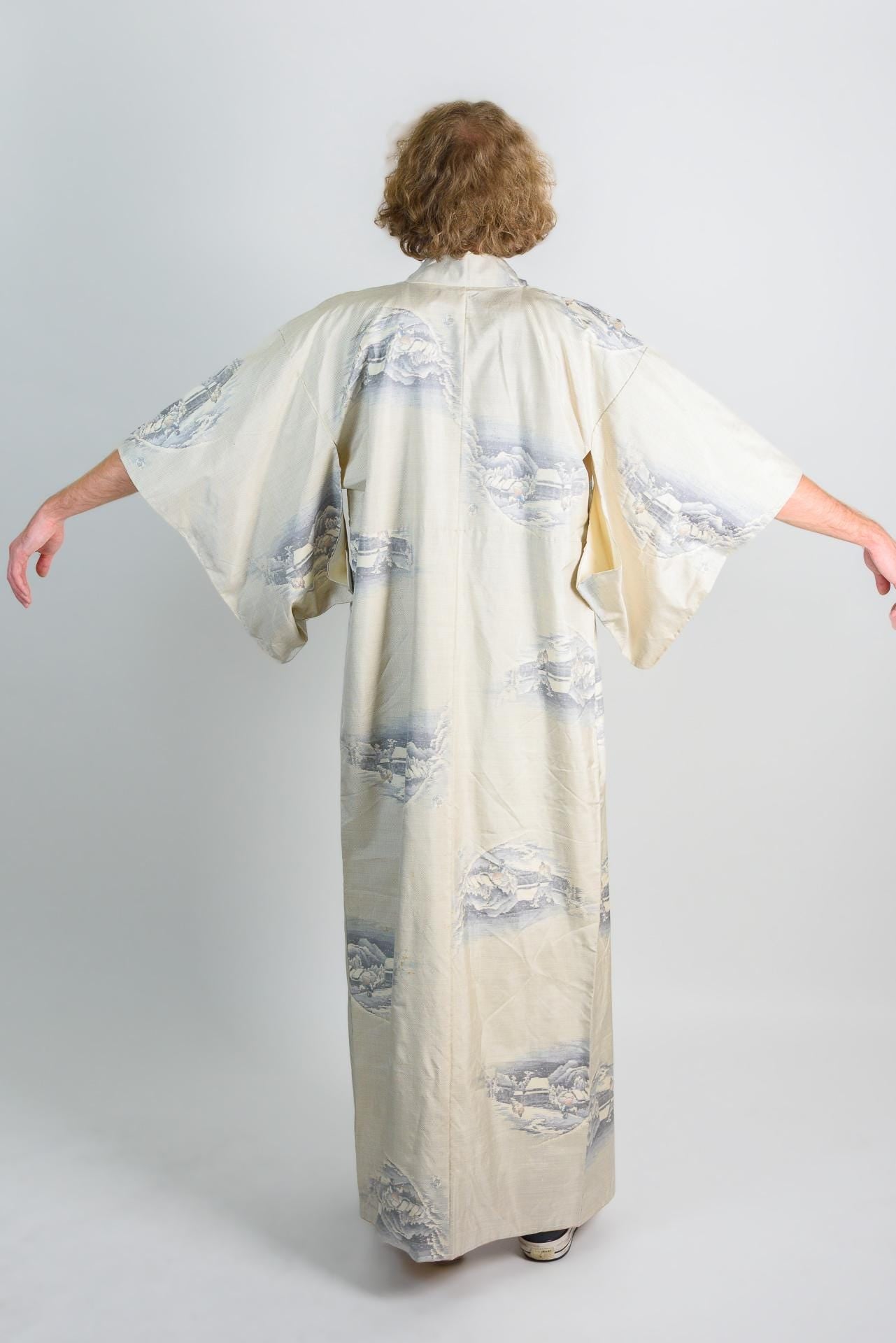 Handmade Japanese Kimono Robe: Ivory Mountain Print, Boho Festival Fashion