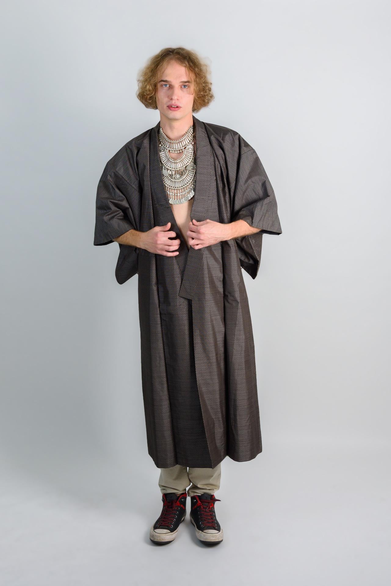 Handmade Japanese Kimono Robe: Charcoal Geometric Weave
