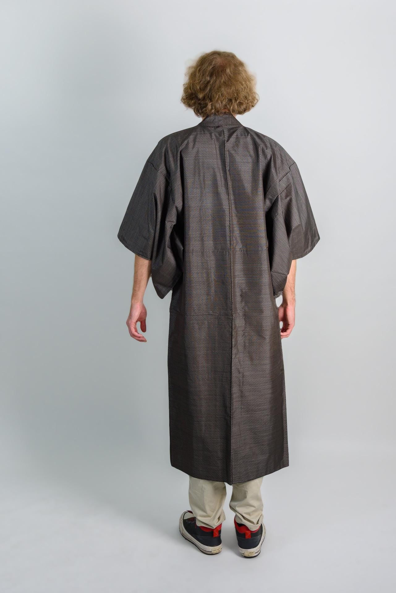 Handmade Japanese Kimono Robe: Charcoal Geometric Weave