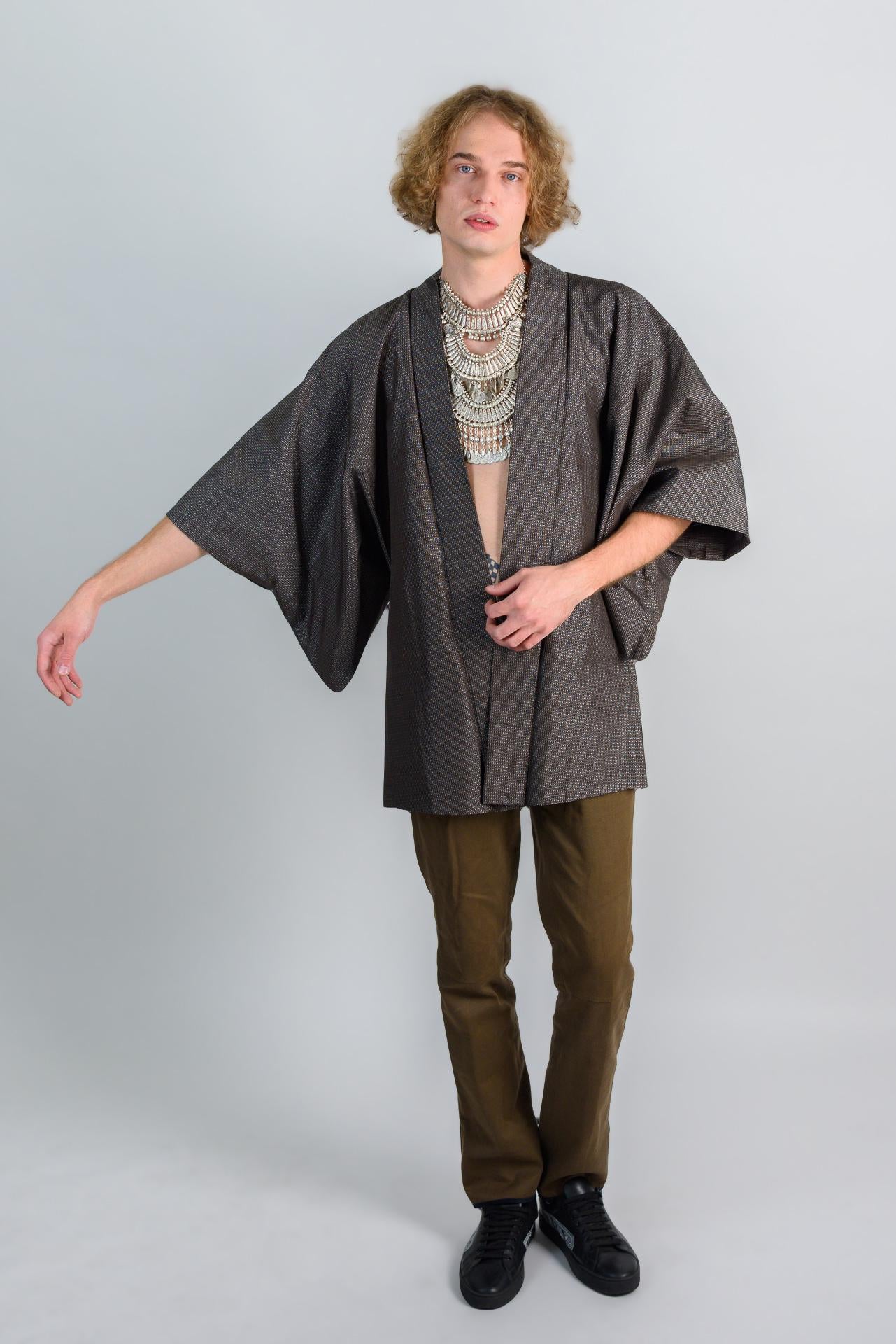 Stone Lantern Haori (羽織 – haori) – Japanese Men’s Kimono Jacket